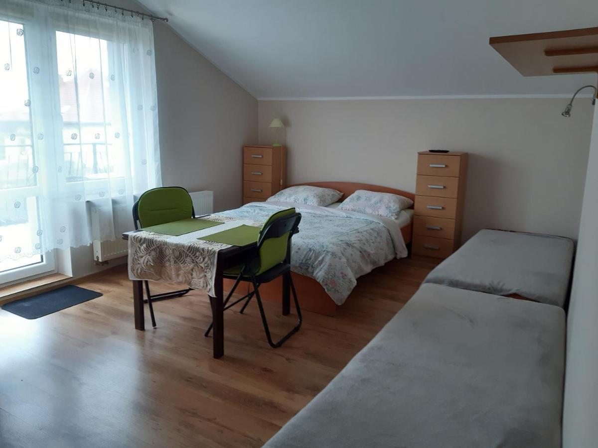 Pokoje Goscinne Augustyna Łeba Exteriör bild
